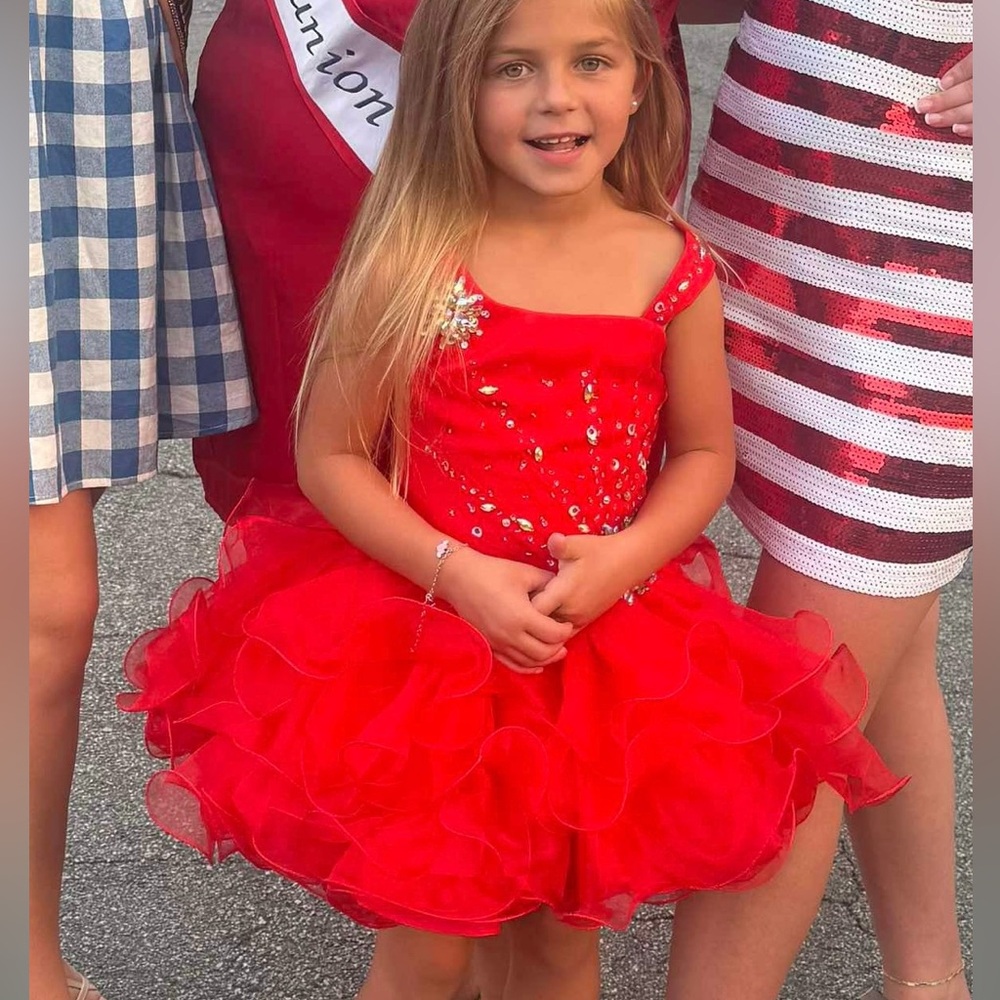 Red pageant dress. Little girls size 4.
